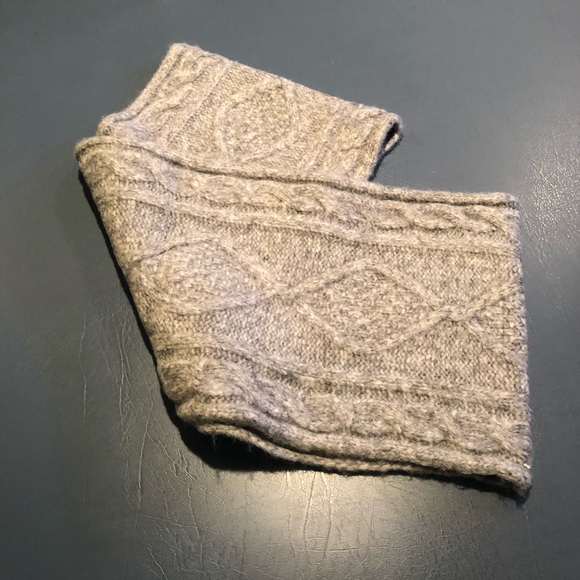 Old Navy Scarf NWT - Picture 3 of 5